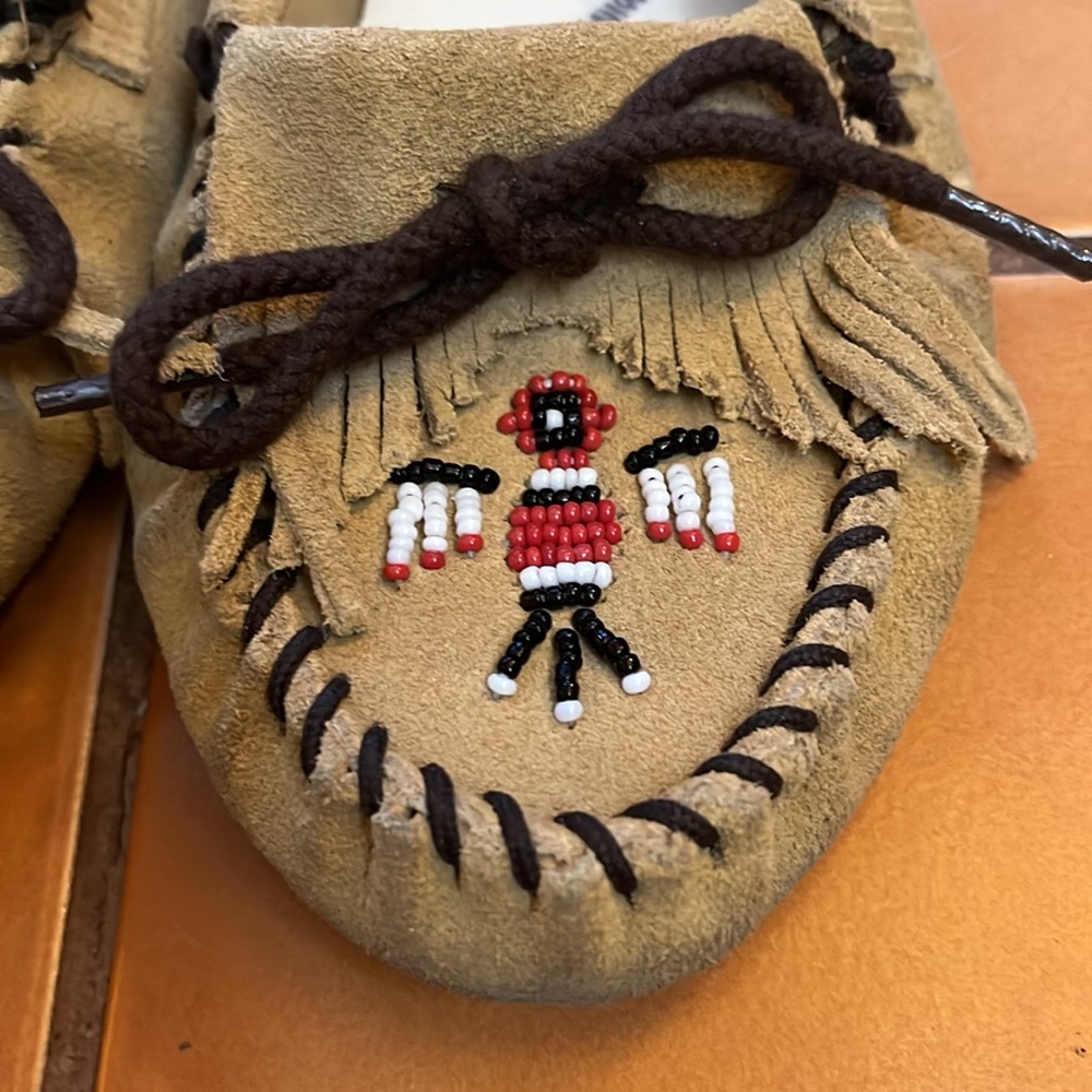 Minnetonka suede moccasins w thunderbird beading. - Picture 2 of 5